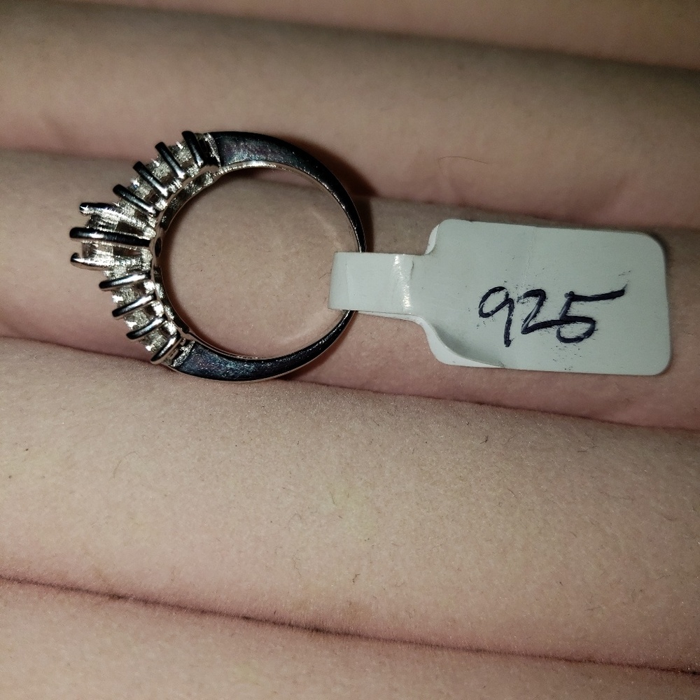 STERLING SILVER CUBIC ZIRCONIA RING - Picture 3 of 3